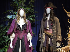 Elizabeth Swann Jack Sparrow Pirates Caribbean costumes