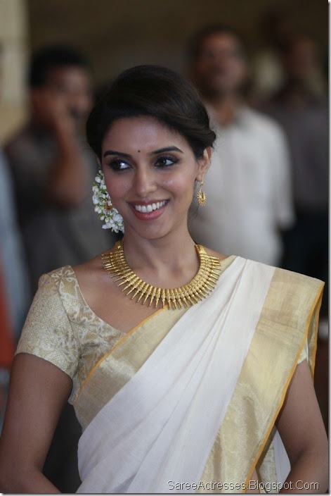Asin Hot photos in white saree 7