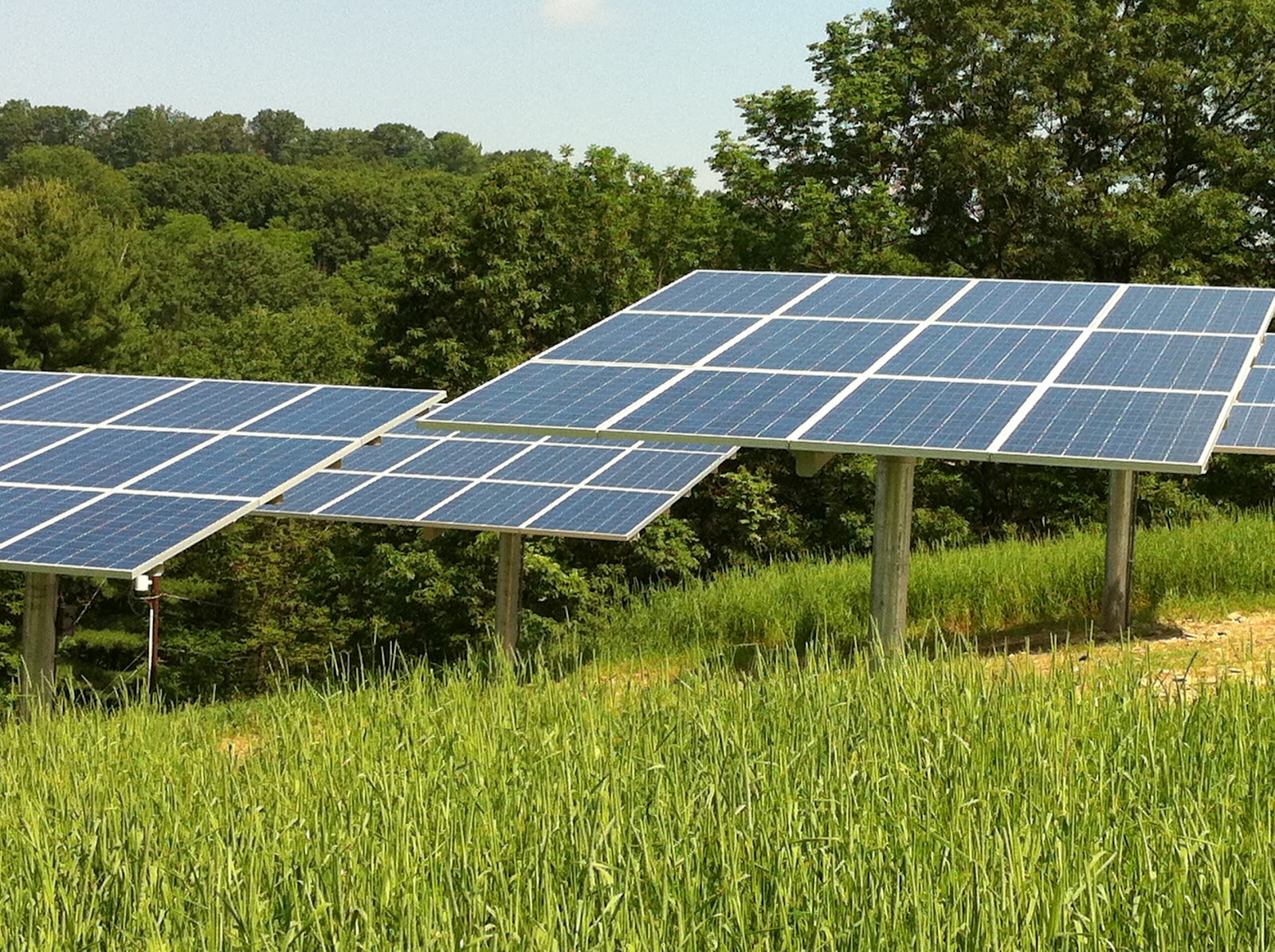 Schuylkill County home puts ground-mounted solar panels to yard-sly 