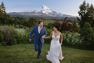 mount hood portland couple married