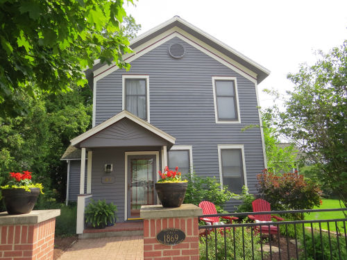 folk Victorian house