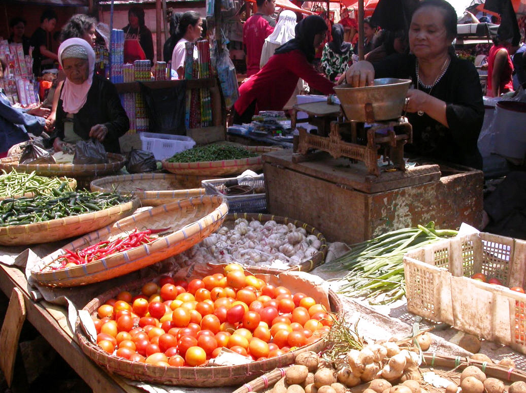 Kegiatan Ekonomi Produksi Distribusi Dan Konsumsi Dalam 