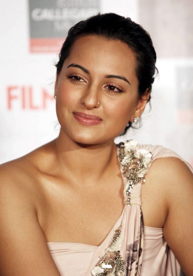 Sonakshi Sinha Hot