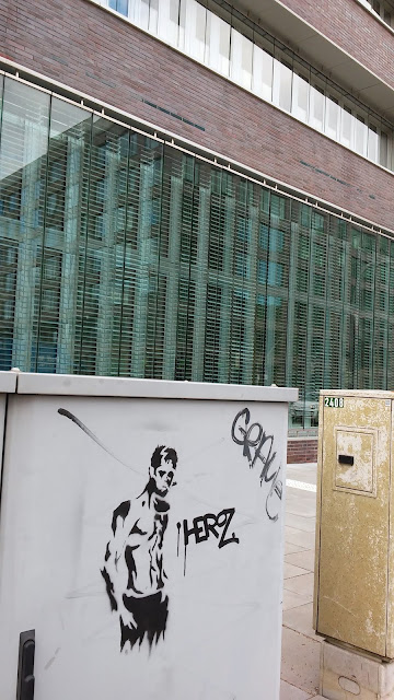 heroz Stencil Streetart Hafencity