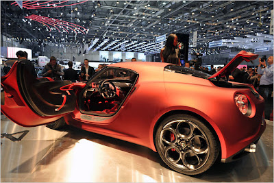 Alfa-Romeo-4C-Concept-Live-2012-car-4