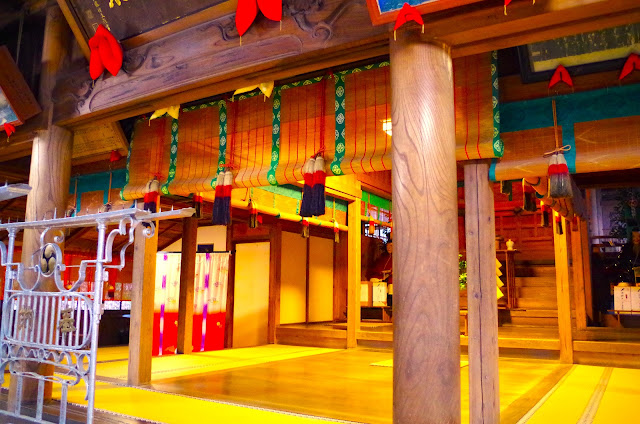 神社內只有一面圓形鏡子。