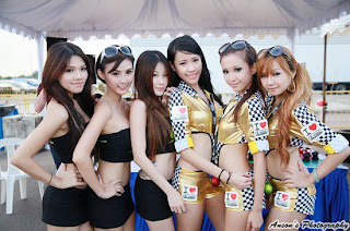 Essanne Yuxuan Singapore Sexy Model Sexy Golden Leather Dress In Race Car Show 31