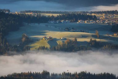morning-fog-in-the-valley-in-the-austrian-alps