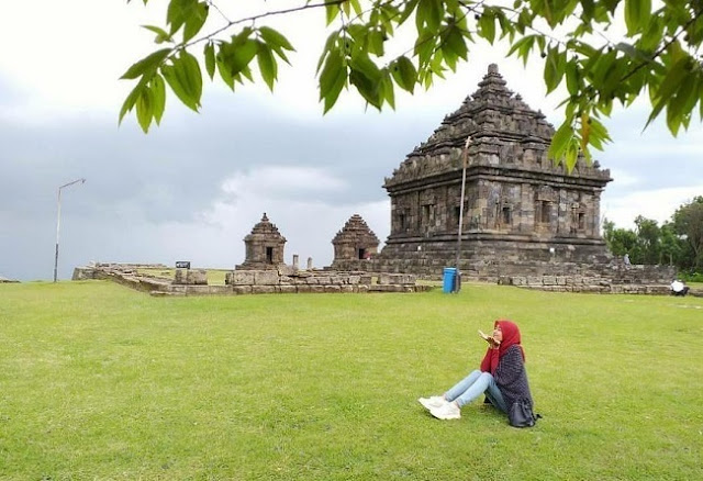 foto selfie di candi ijo jogja