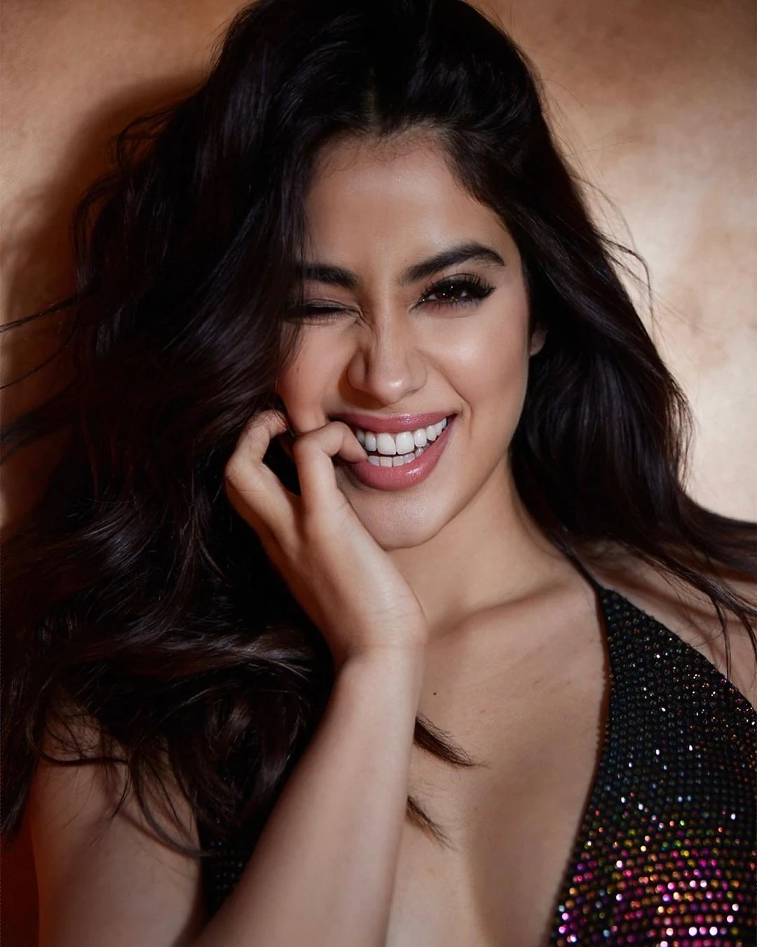 Janhvi Kapoor curvy body tight dress hot