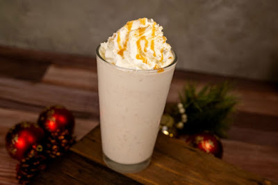 D-Luxe Burger Caramel Apple Pie Shake