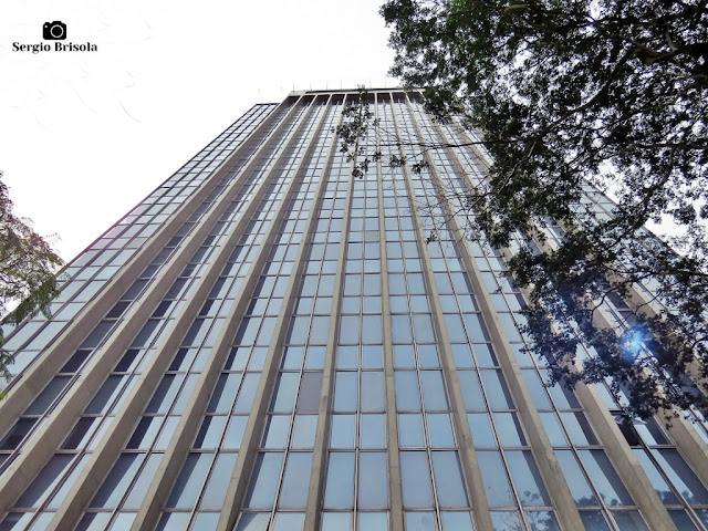 Perspectiva inferior do Centro Empresarial Mário Garnero - Jardim Paulistano - São Paulo