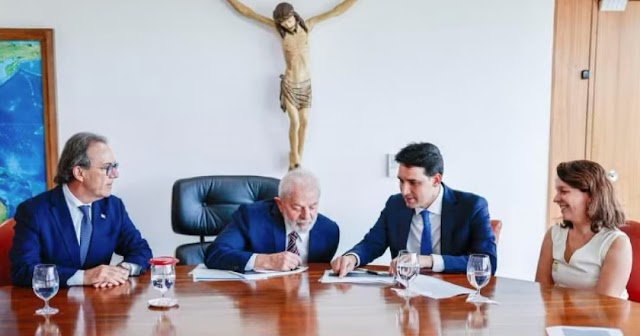 Ministro anuncia passagens aéreas de R$ 200 para aposentados e estudantes