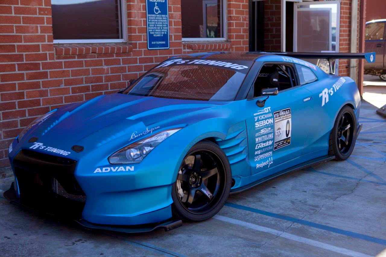 Oto Motif Mobil  sport warna  biru muda model terbaru