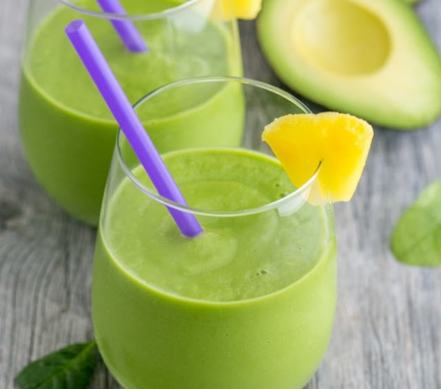 Pineapple Paradise Spinach Smoothie #drinks #smoothies