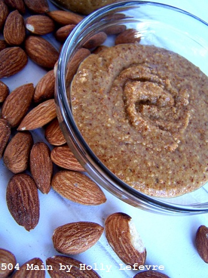 How to Make Almond Butter