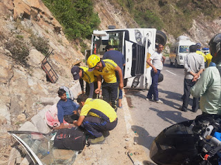 Gujrat pilgrim bus overturned at kedarnath route