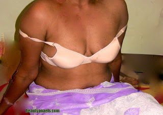 Hot Desi South Aunties Hot Bra Stills http://rkwebdirectory.com