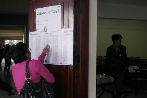 Se retrazó la instalación de mesas de sufragio por ausencia de sus miembros 