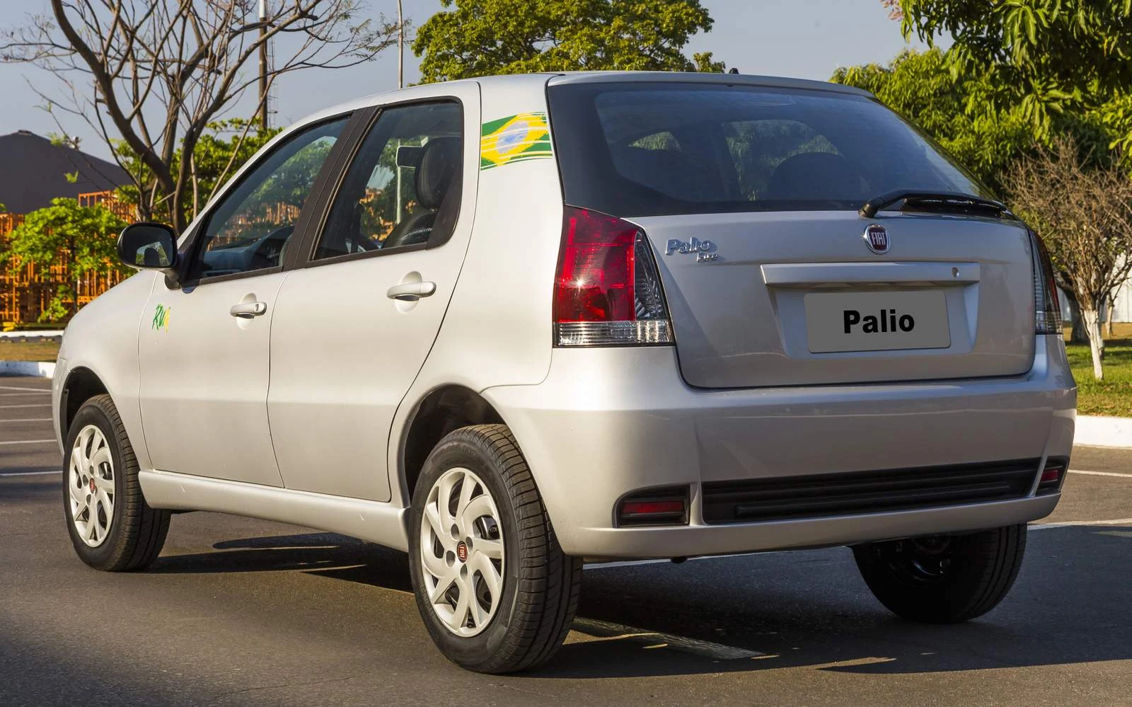 Novo Fiat Palio Fire 2015 - Rua