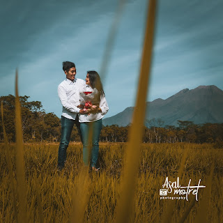 Contoh Foto Prewedding Sawah 4