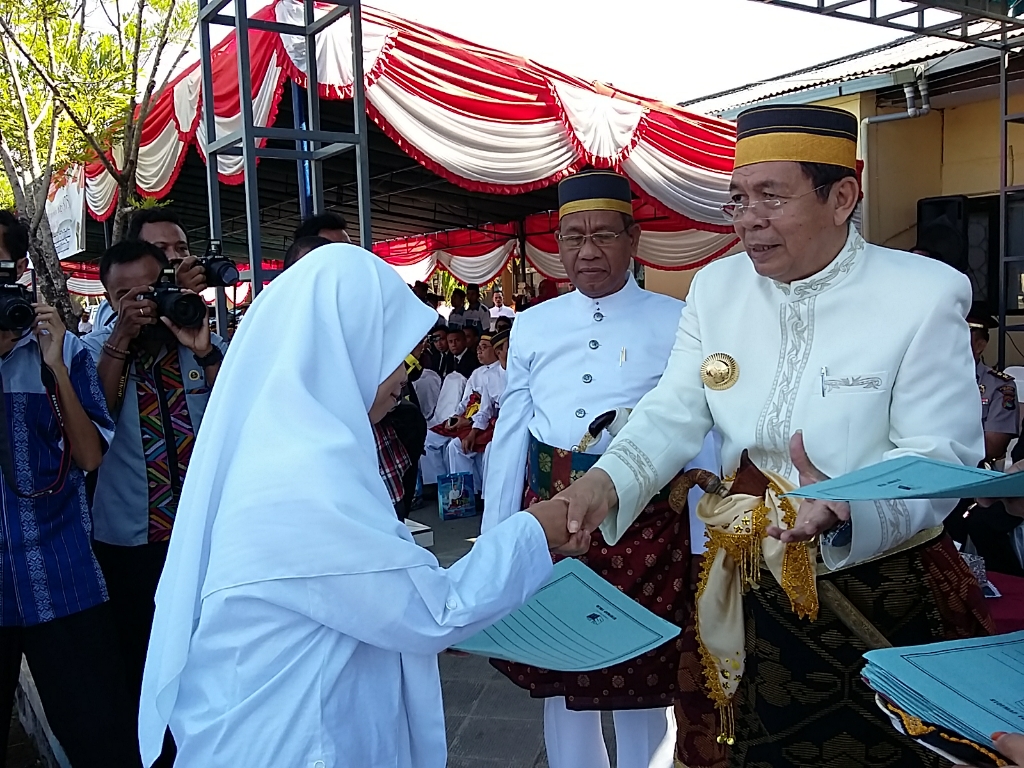 SMAN 1 Sape dan SMPN 6 Lambu dan Juara PIK-R ~ Kampung 