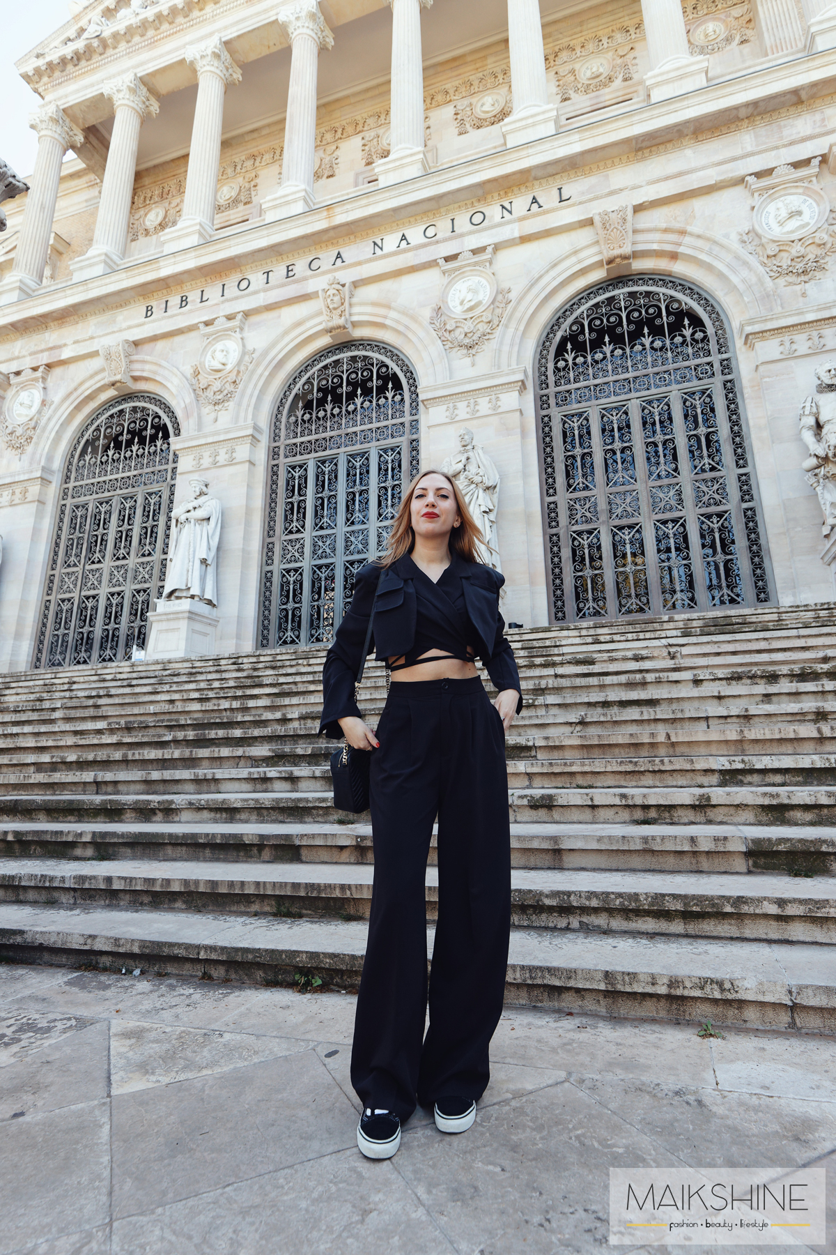 Cropped blazer black suit