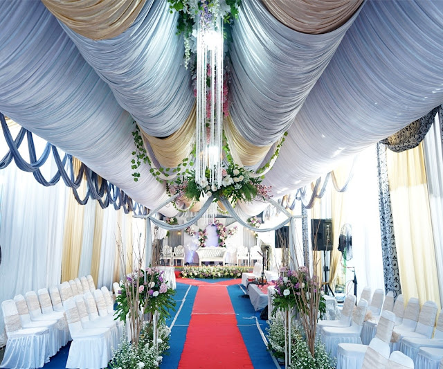 Dekorasi pernikahan lengkap tenda pelaminan backdrop untuk resepsi pernikahan di rumah