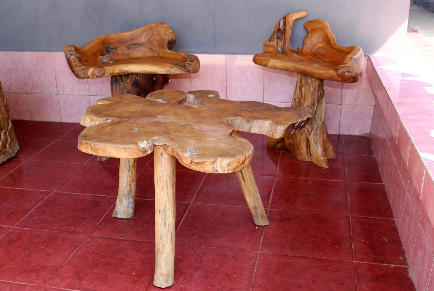  Kerajinan  tangan dan furniture akar kayu  jati  Furniture 