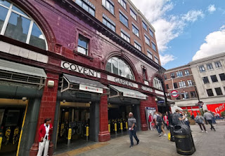 Parada de metro de Covent Garden.