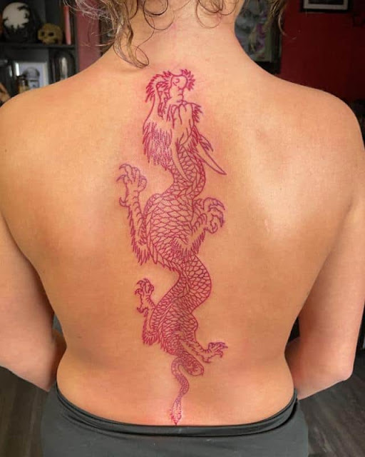 Tatuagens de dragão que ficam lindas nas mulheres - 38 fotos