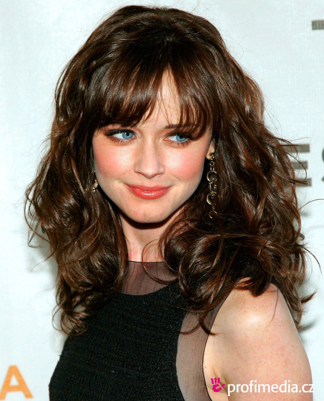 Hair Style Trends Makeup for Virgo Women Alexis Bledel-9