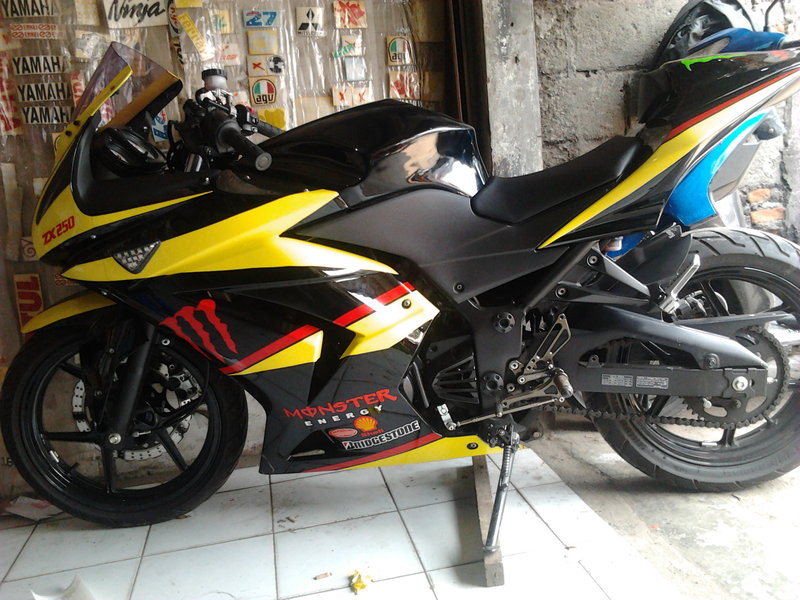 Cutting sticker motor - Modifikasi motor