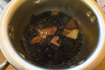 The Gogijip (고깃집,), seaweed soup