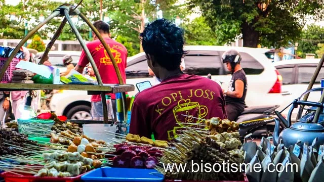 Angkringan Kopi Joss Stasiun Tugu Jogjakarta