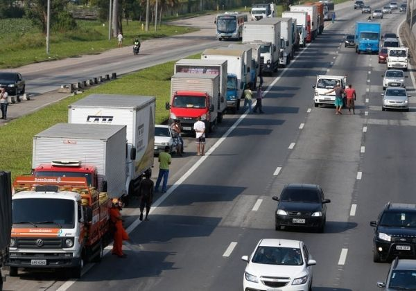 Paralisação dos Caminhoneiros: CNT diz que autoridades garantirão a circulação por todo o país