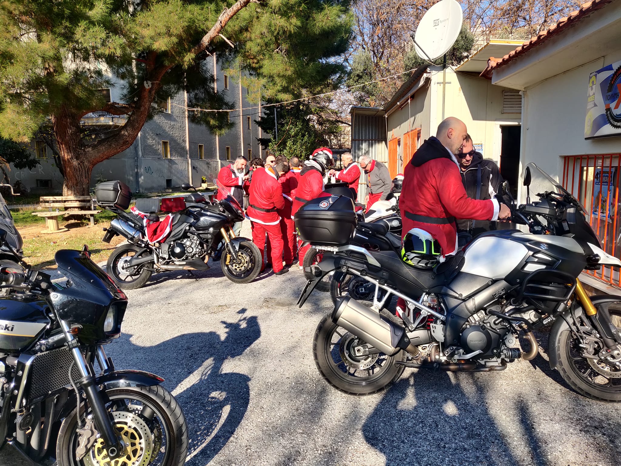 Ξάνθη: Γέμισε η πόλη Άη Βασίληδες… πάνω σε μοτοσικλέτες!