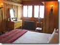 old-faithful-inn-old-house-room-one-bed-01 old-faithful-inn-old-house-room-one-bed-01