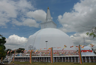 swarnamali stupa ruwanwelisaya sri lanka