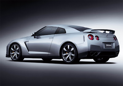 2010 Nissan GT-R Rear Side View