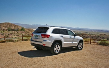 2011-Jeep-Grand-Cherokee-rear-three-quarters-623x389