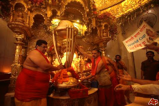 HOW INDIANS READY FOR THE WORLD CUP FINAL Pooja