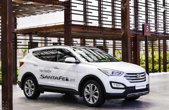 hyundai-santafe-co-them-ban-5-cho-gia-re-hon