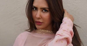 sonam bajwa pink suit sexy face punjabi actress