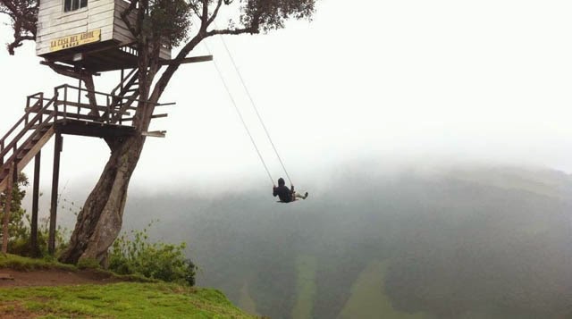 columpio fin del mundo casa del arbol ecuador