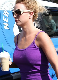 Puting Payudara Britney Spears
