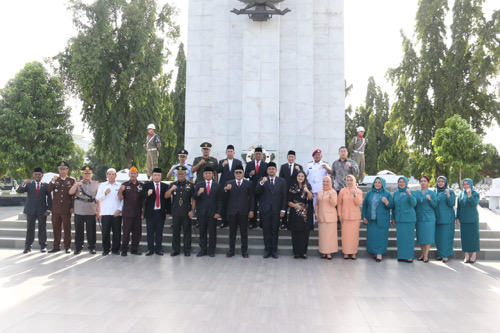 Jelang HUT Kota Medan, Bobby Nasution Ziarah ke Makam Pahlawan