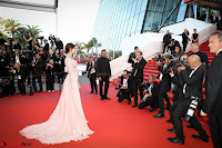 Sonam Kapoor looks stunning in Cannes 2017 013.jpg