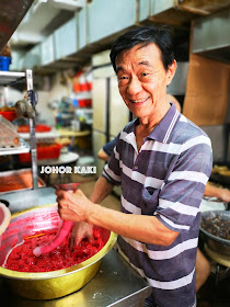 Lao Zhong Zhong Five Spice @ Tai Thong Crescent 老中中餐室五香酥虾饼