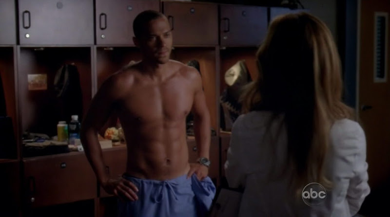 Jesse Williams shirtless on Greys Anatomy s7e04